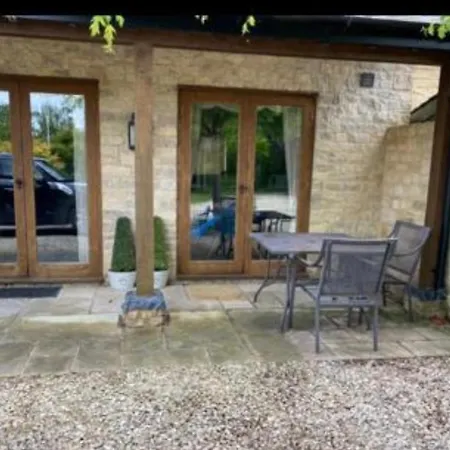Little Kent End Cottage Ashton Keynes Exterior photo